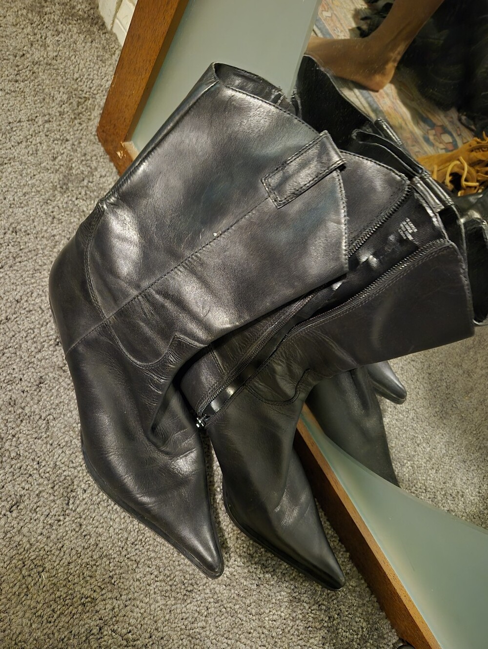 Black Leather Pointed-Toe Women's Boots